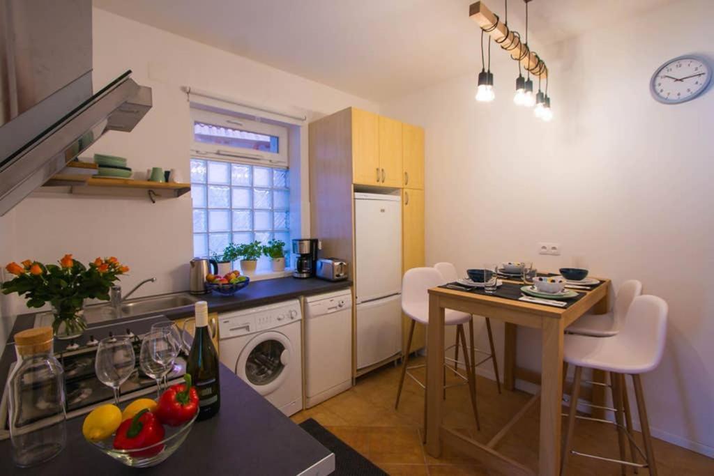 Teubel Apartman 2 Székesfehérvár Extérieur photo